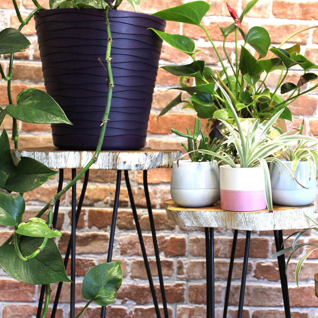 tavolini in legno e ferro contesto